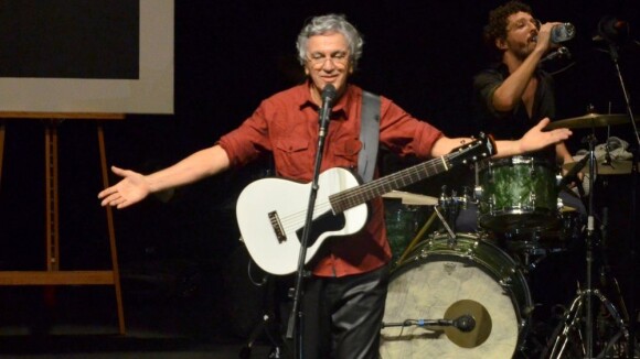 Caetano Veloso faz show no Rio com presença de Marcos Palmeira e famosos
