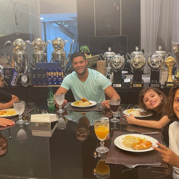 Hulk se derreteu pelos filhos: 'Agradeço a Deus pelo tesouro que me foi confiado: meus filhos'