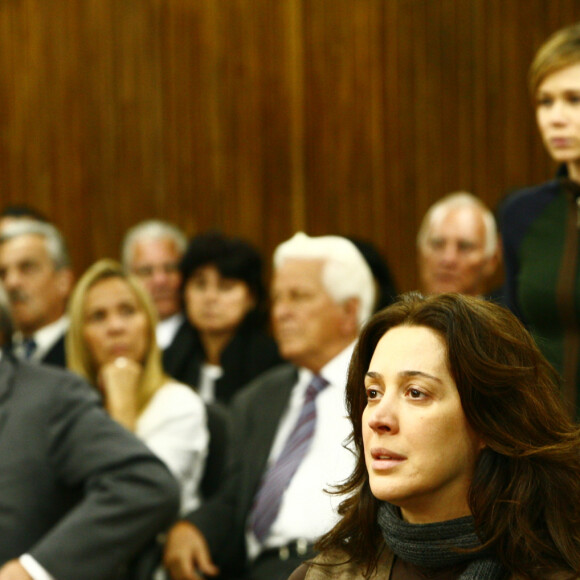 Lara inocenta Donatela pela morte de Salvatore, na novela 'A Favorita': 'Posso garantir que eu não acredito, senhores, não consigo acreditar na culpa dessa mulher'