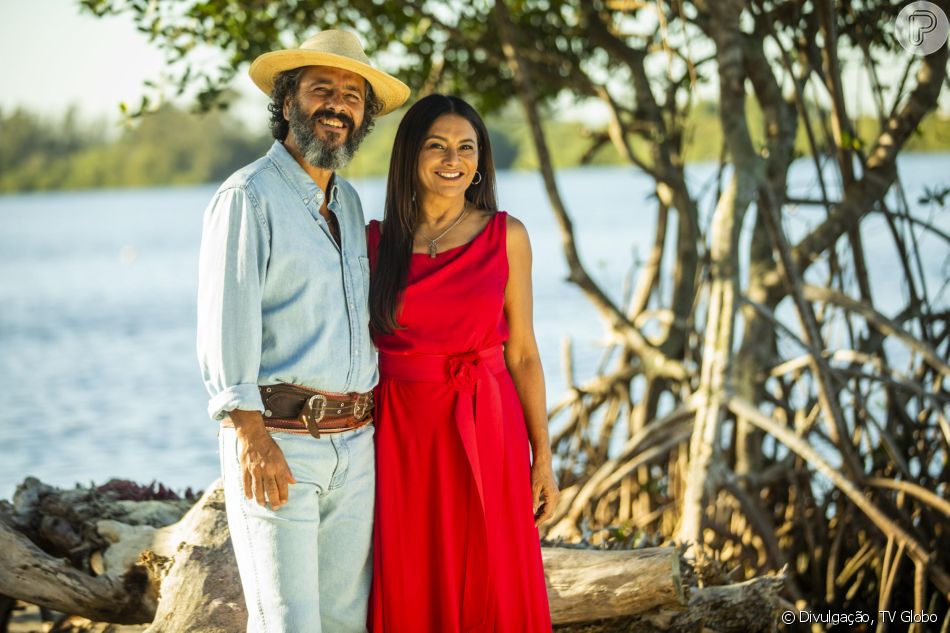 Filó tenta acalmar José Leôncio, que mostra-se preocupado com namoro do filho José Lucas com Érica, na novela 'Pantanal'