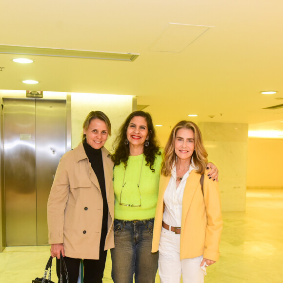 Maitê Proença e Giulia Gam se encontraram em teatro no Rio de Janeiro