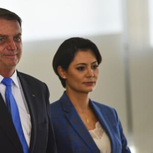 Após o culto, Jair Bolsonaro e Michelle Bolsonaro participaram de um almoço para seletos convidados, segundo a colunista Fábia Oliveira, do Em OFF