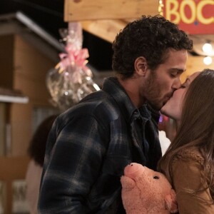 Larissa Manoela e André Luiz Frambach se conheceram nos bastidores de um filme da Netflix