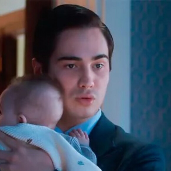Joaquim devolve filho bebê para Heloísa após descobrir seu rapto quando criança, na novela 'Além da Ilusão'