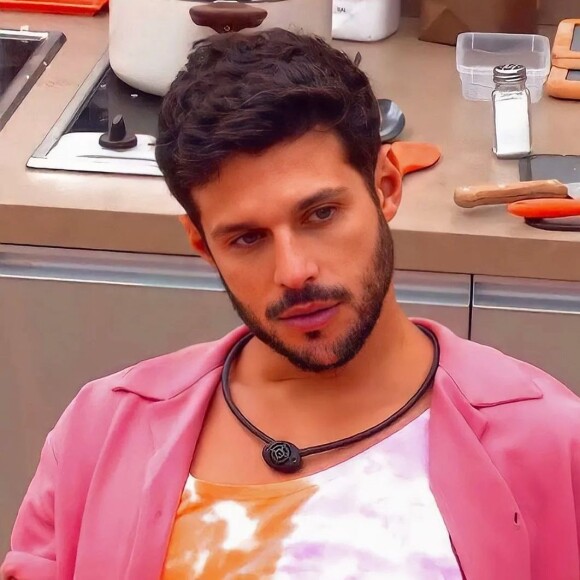 Mãe de Rodrigo Mussi explica sobre foto em hospital