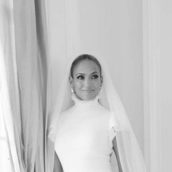 Vestido de noiva de JLo foi confeccionado pela grife Raulp Lauren