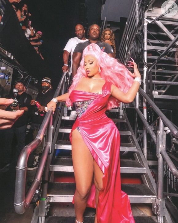 Barbiecore domina outfit de Nicki Minaj no VMA 2022