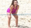 Larissa Manoela apostou em um conjunto fitness para treino em praia