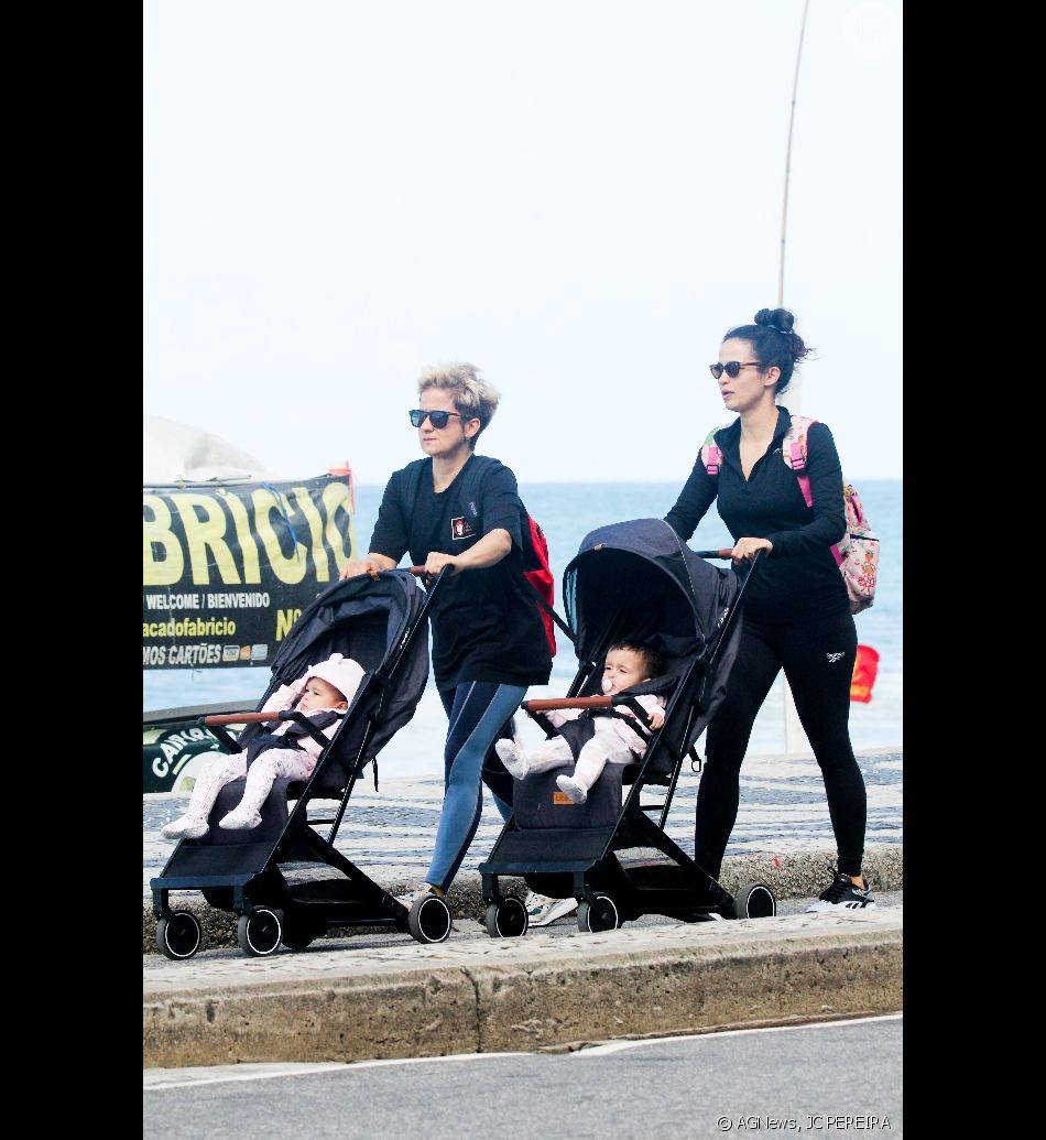 G Meas De Nanda Costa E Lan Lanh Passeiam Com As M Es Em Praia Confira As Fotos Das Beb S