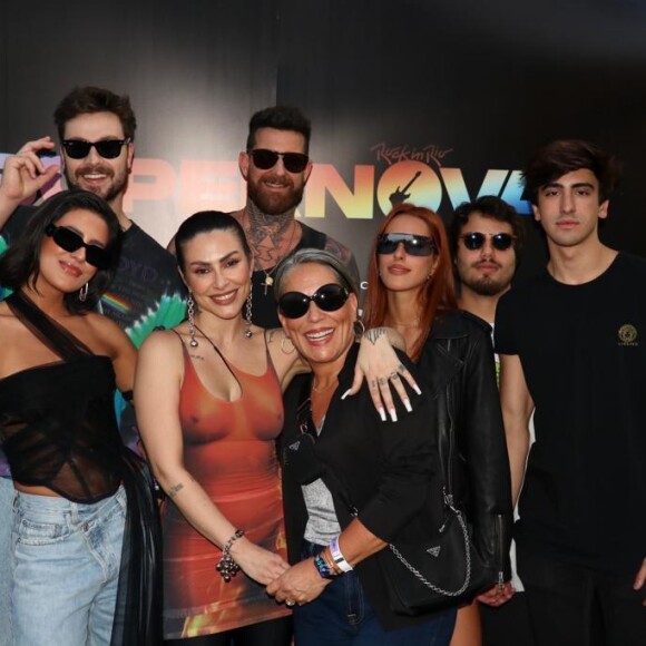 Cleo Pires contou com a presença de toda família na plateia do show