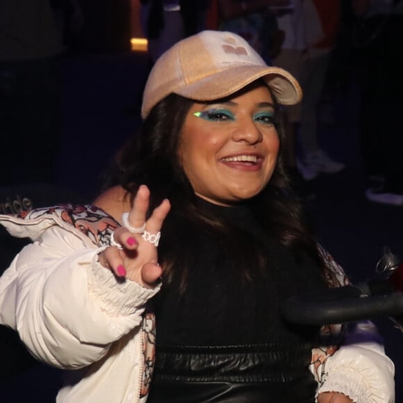 Pequena Lô criticou Ellen Jabour de 'grossa e soberba'