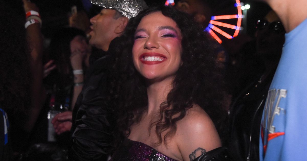 Priscilla Alcântara está namorando? Cantora se pronuncia sobre rumores de romance com cantor. Veja! - Purepeople Priscilla Alcântara está namorando? Cantora se pronuncia sobre rumores de romance com cantor. Veja! - Purepeople