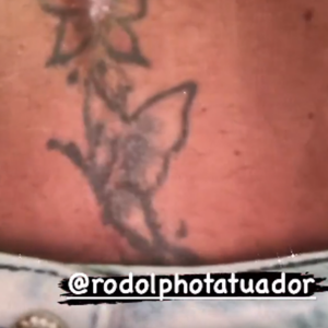 Gretchen: 'O meu umbigo existe!'