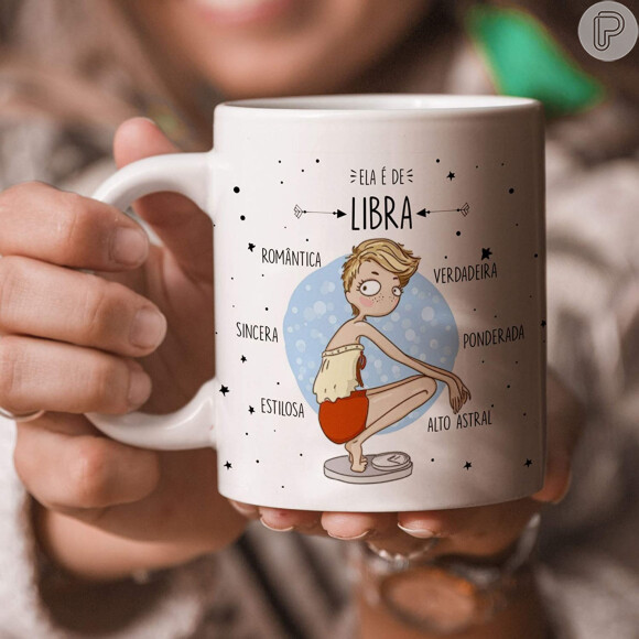 Que tal presentear a libriana com uma caneca? Esse modelo é da Canequeiro Store e está disponível na Amazon