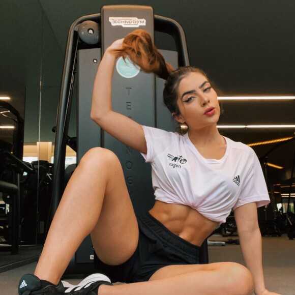 Jade Picon é adepta de exercícios para manter o corpo