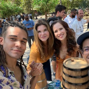 Novela 'Pantanal': Cristiana Oliveira em foto de bastidor com Ignra Lyberato e Lucas Leto