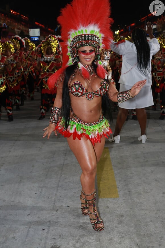 Viviane Araujo recebeu críticas por desfilar grávida no Carnaval 2022