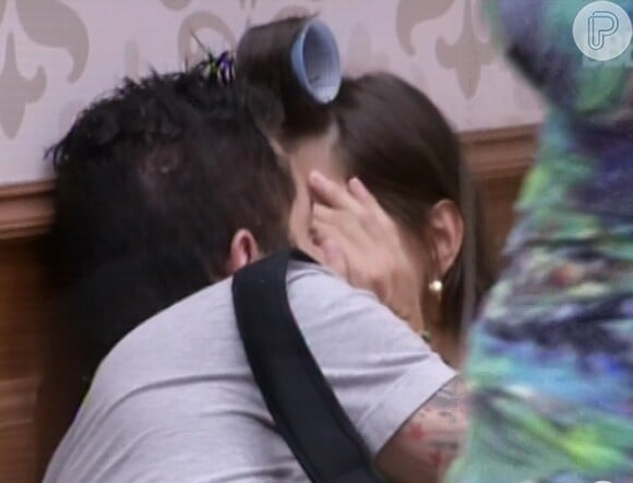 Relacionamento assumido, Andressa dizia ter vergonha de beijar em público e na frente das câmeras do 'Big Brother Brasil'