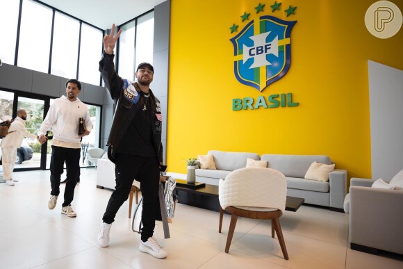 Neymar participou de uma live a favor do atual presidente