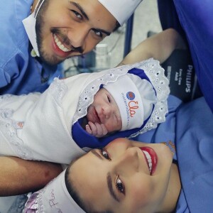 Virgínia Fonseca e Zé Felipe compartilharam foto do nascimento da filha mais nova, Maria Flor