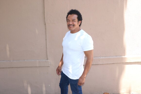 Branco na eleição: o ator Deo Garcez apostou em camisa daquela cor para ir votar