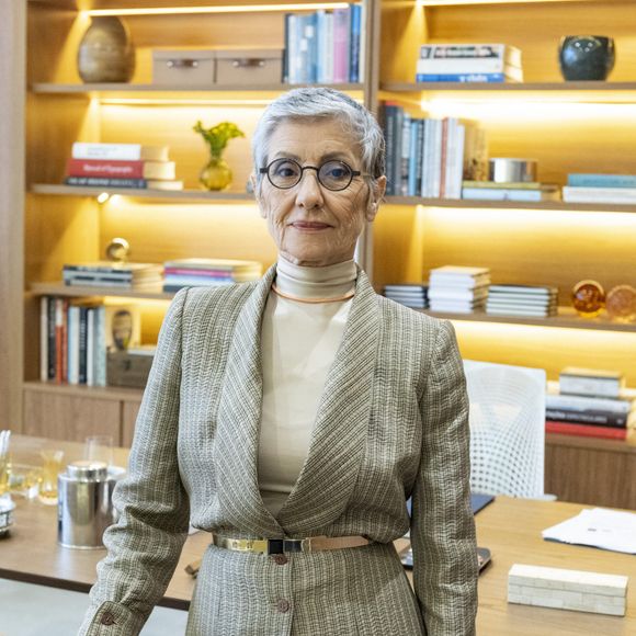 Cassia Kis acabou 'cancelada' na web; atriz vive a Cidália da novela 'Travessia'