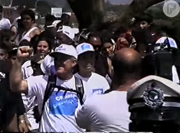 Em 1999, Renato Aragão fez uma caminhada de São Paulo até a cidade de Aparecida, levando uma imagem de Nossa Senhora Aparecida, para pagar uma promessa feita à santa