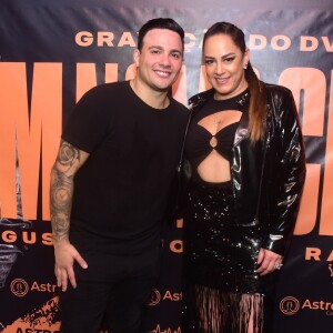 O cantor sertanejo Gustavo Moura conseguiu marcar um encontro para conhecer o pai da namorada, Silvia Abravanel