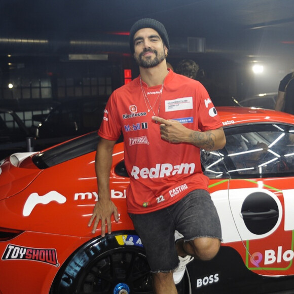 Além do trabalho na atuação, Caio Castro é piloto na Porsche Cup