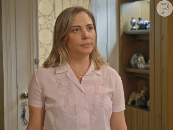 Beatriz (Heloísa Périssé) deixa a casa do marido e começa a trabalhar na Star Trip após descobrir que doença de Vitória (Bianca Bin) e uma farsa, em 'Boogie Oogie', em 06 de janeiro de 2015
