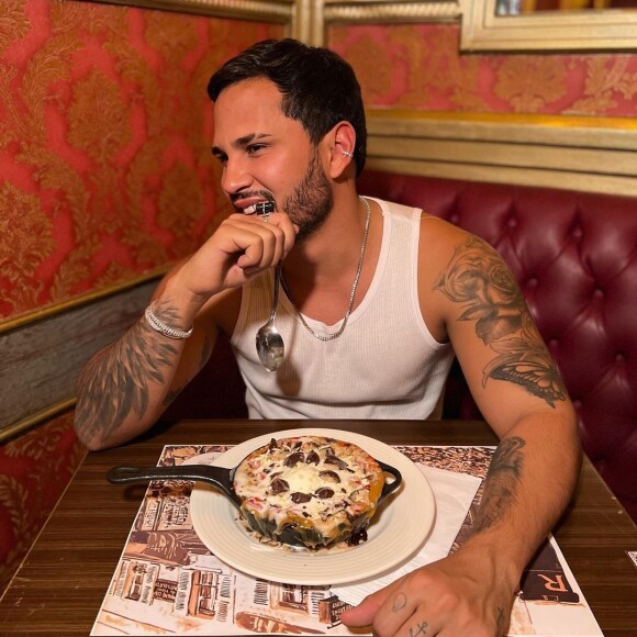 Lucas Guimarães questionou rivalidade entre Arthur Aguiar e Jade Picon