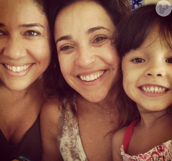 Malu Verçosa e Daniela Mercury com a filha caçula, Ana Isabel
