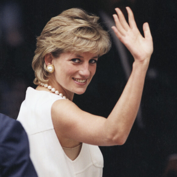 The Crown: série mostra bastidores da entrevista bombástica de Diana à BBC