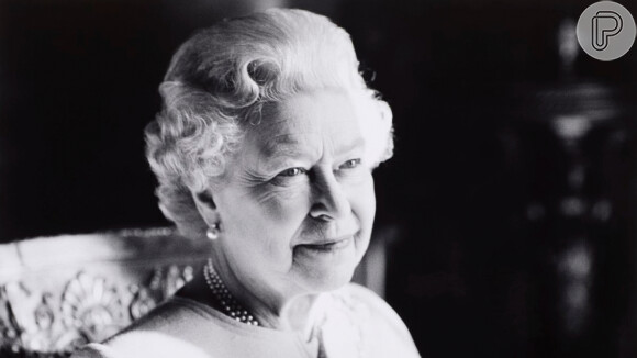 Rainha Elizabeth II questionou o filho Charles sobre não atender ligações de Harry