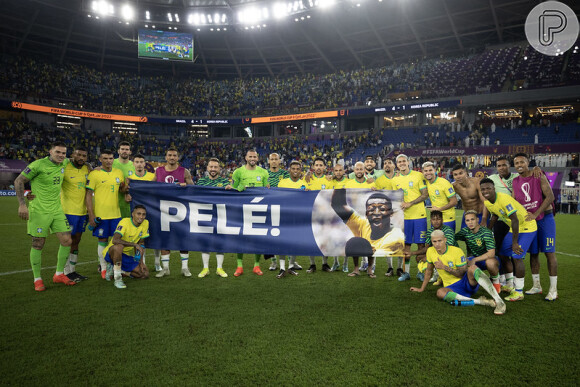 Pelé foi homenageado pelos jogadores brasileiros