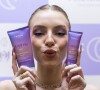 A influencer Fefe lançou linha de skincare com a Forever Liss