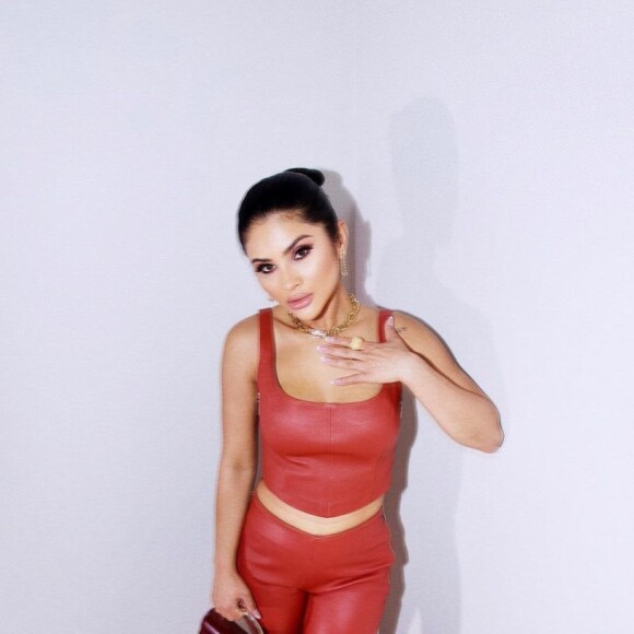 Mileide Mihaile fez procedimentos no corpo e bumbum