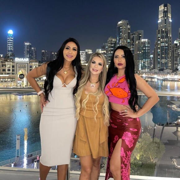 Dayane Bezerra soltou indiretas e debochou dessas pessoas que, segundo ela, estariam com medo de apanhar no evento