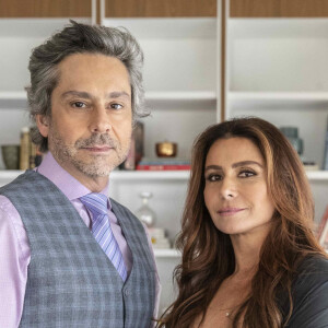 Moretti (Rodrigo Lombardi) surpreende Stenio (Alexandre Nero) com revelação sobre Guida (Alessandra Negrini), na novela 'Travessia'