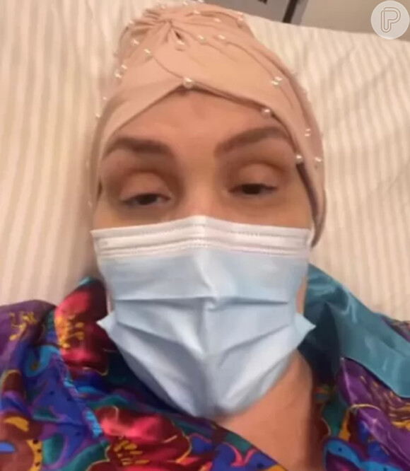 Simony passou por sessões de quimioterapia