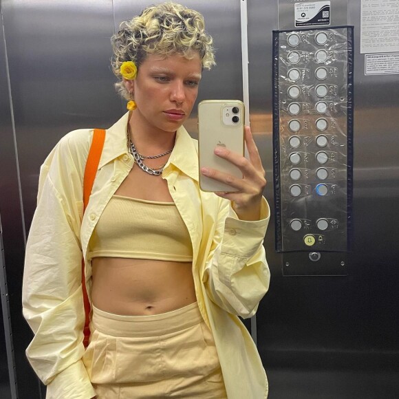 Bruna Linzmeyer se manifestou após ter se tornado alvo de polêmica pela mudança radical que proporcionou no visual