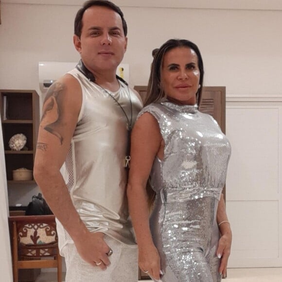 Foto sensual de Gretchen com o marido recebeu diversas críticas nas redes sociais