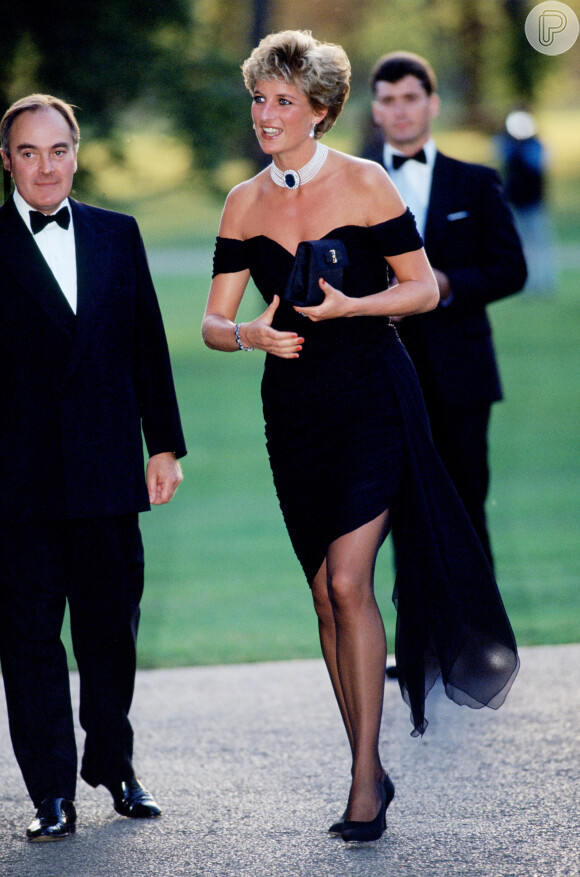 The Crown: atriz que vive Diana na série contou sobre usar o vestido da vingança
