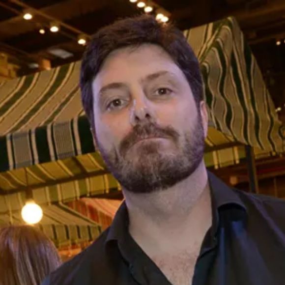 Danilo Gentili respondeu se aceitaria um envolvimento com Simaria