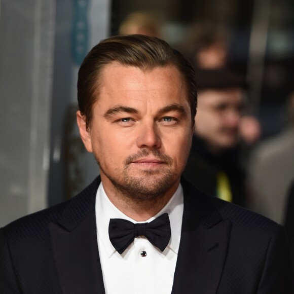 Leonardo até tentou despistar saindo da boate separado da moça, mas foi flagrado indo embora no mesmo carro que ela.