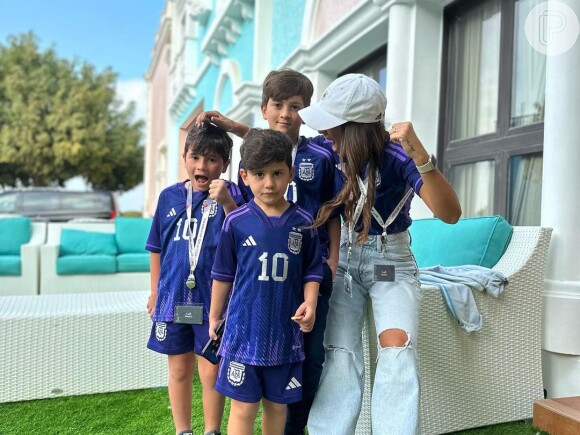 Antonela Roccuzzo mostrou momentos íntimos ao lado dos filhos com Messi