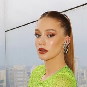 O vestido verde é uma dica certeira para o look de Revéillon para quem é de Câncer, como Marina Ruy Barbosa