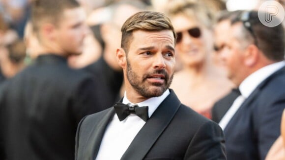 Ricky Martin se afasta da família após polêmicas.