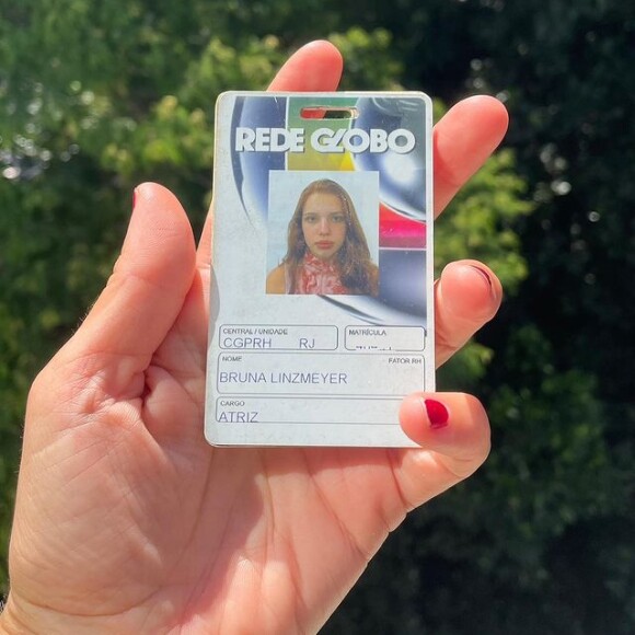 Bruna Linzmeyer deixou a Globo depois de não aceitar prorrogar seu contrato por mais 2 anos, de acordo com a colunista Patricia Kogut