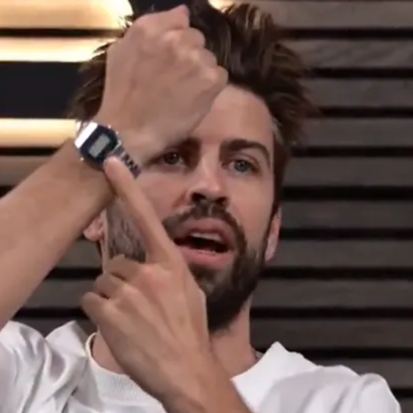 Gerard Piqué exibiu o relógio citado por Shakira na música como forma de provocação